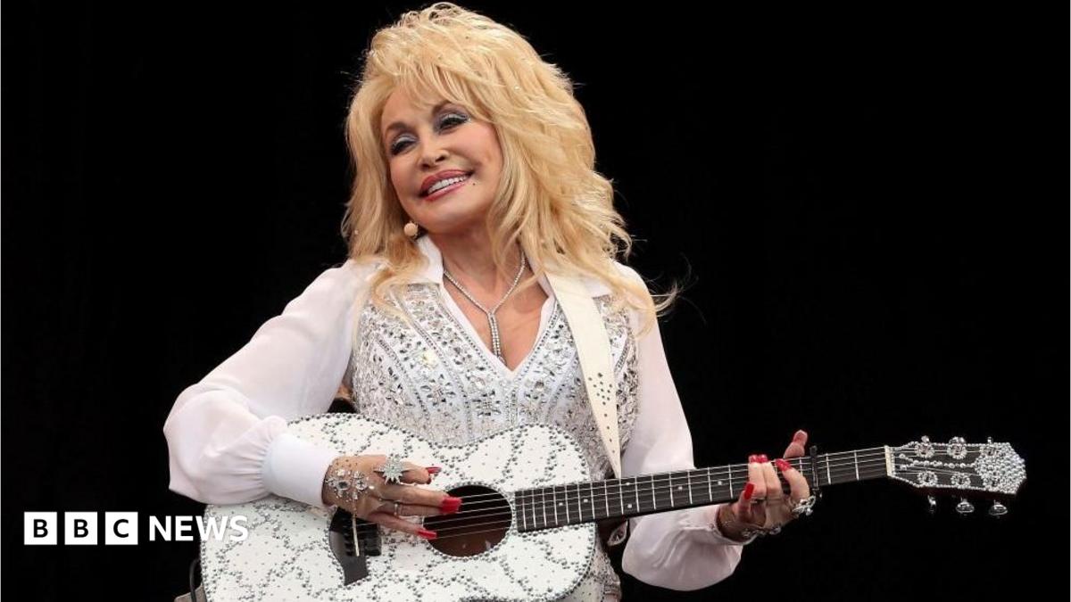Dolly Parton a murit la 80 de ani