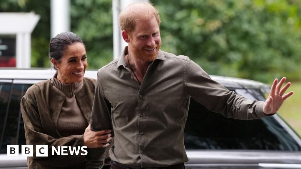 Harry si Meghan se intorc in Regatul Unit