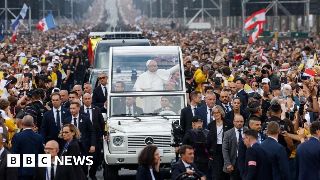 Papa Leon a strâns 700.000 de oameni la Paris