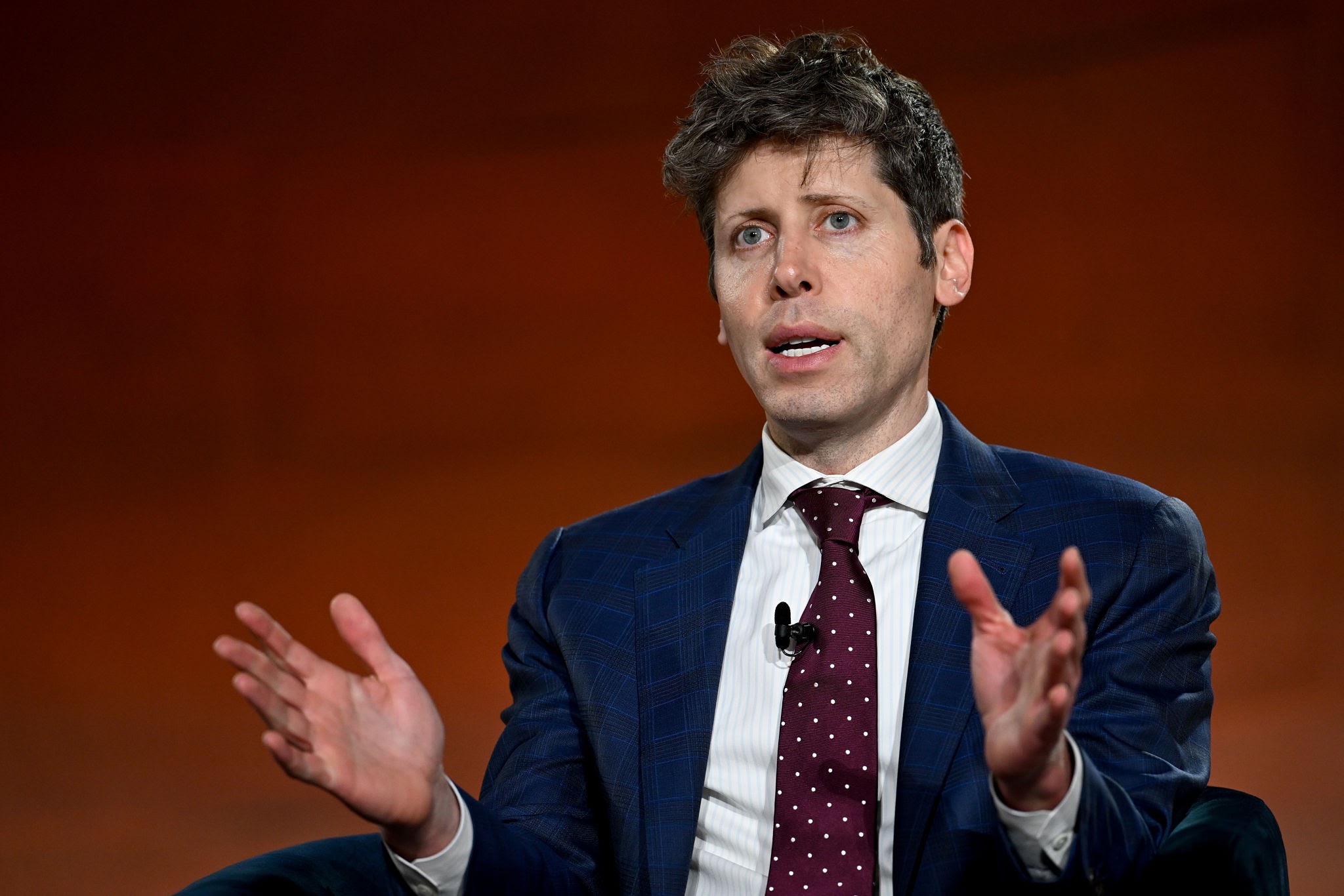 Sam Altman cere venit universal și săptămână de 4 zile