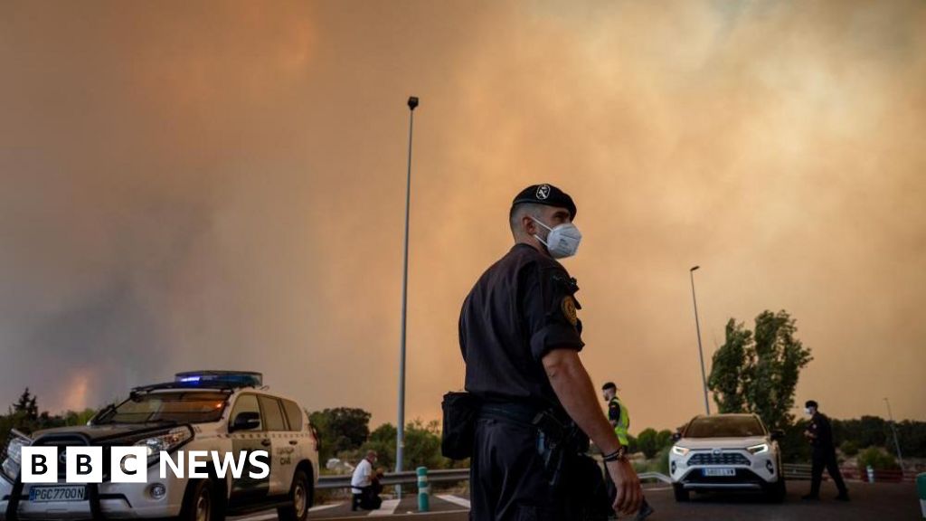 Peste 200.000 evacuati din cauza incendiilor in Franta si Spania