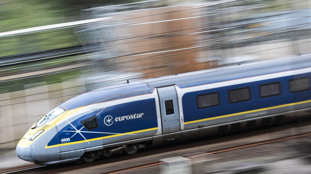 Accident șocant la Eurotunnel: microbuz cu șoferi de TIR, făcut praf de un tren. 19 răniți