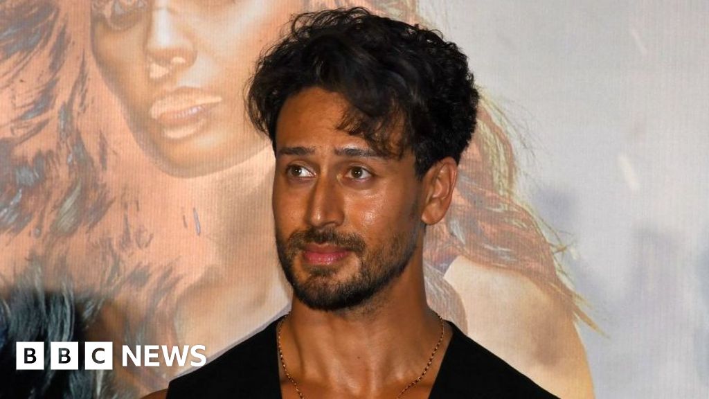 Tiger Shroff, ținta unui atac armat în Mumbai: atacatorii au tras în mașina actorului