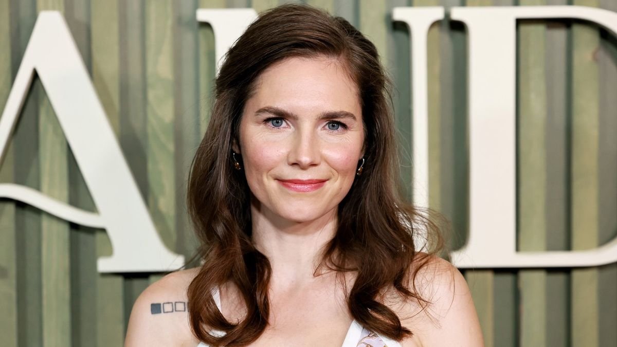 Amanda Knox face comedie pe cazul care a ucis pe altcineva