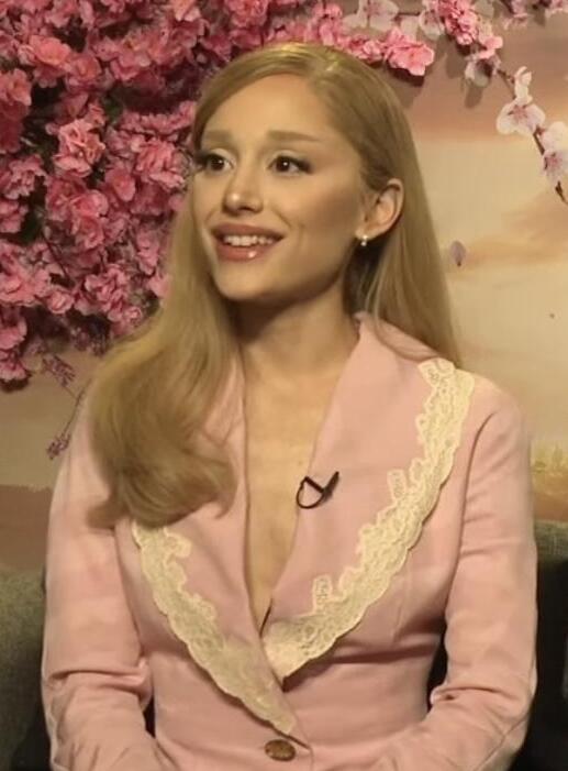 Ariana Grande anunță albumul 'Petal': ce știm până acum