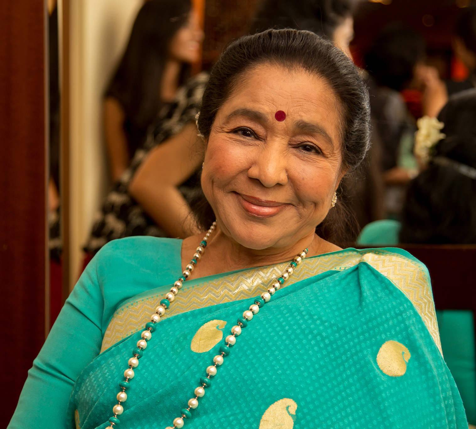 Asha Bhosle, vocea Bollywood-ului, a murit la 92 de ani