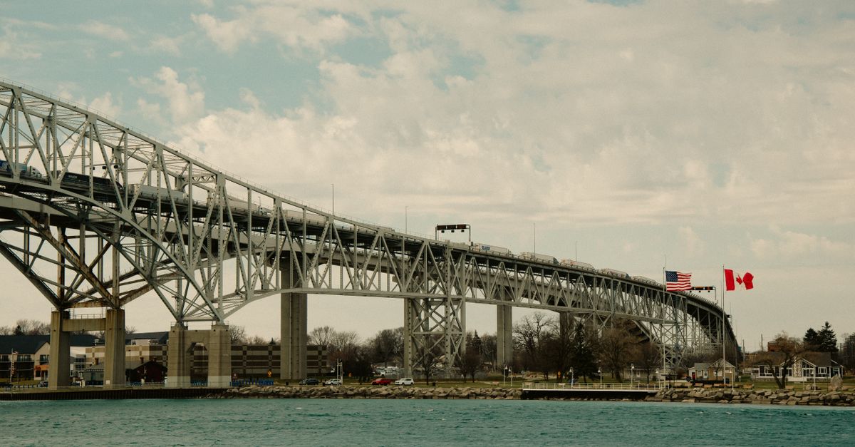 Canada loveste SUA cu tarife de 20 miliarde dolari