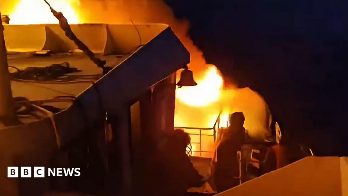 Cel putin 5 morti si 87 disparuti dupa incendiu pe un feribot in Filipine