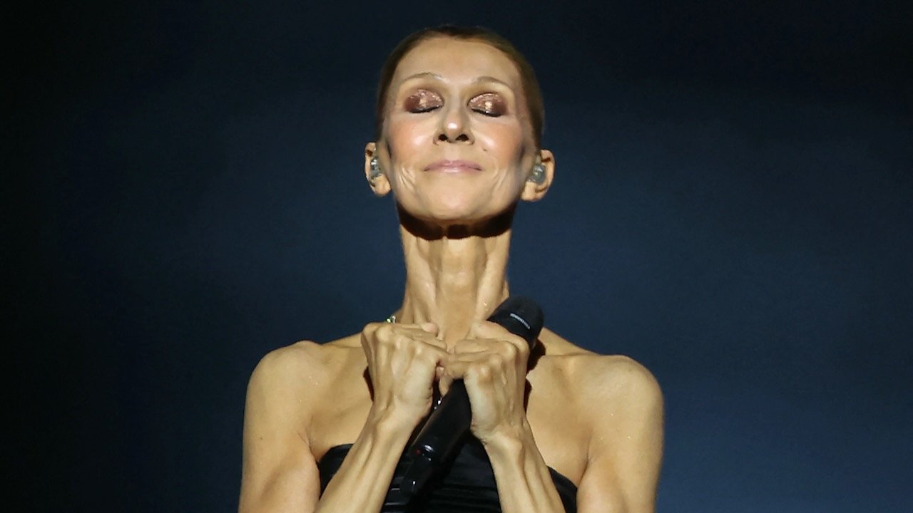 Céline Dion revine pe scenă la Paris, în lacrimi în fața a 30.000 de fani