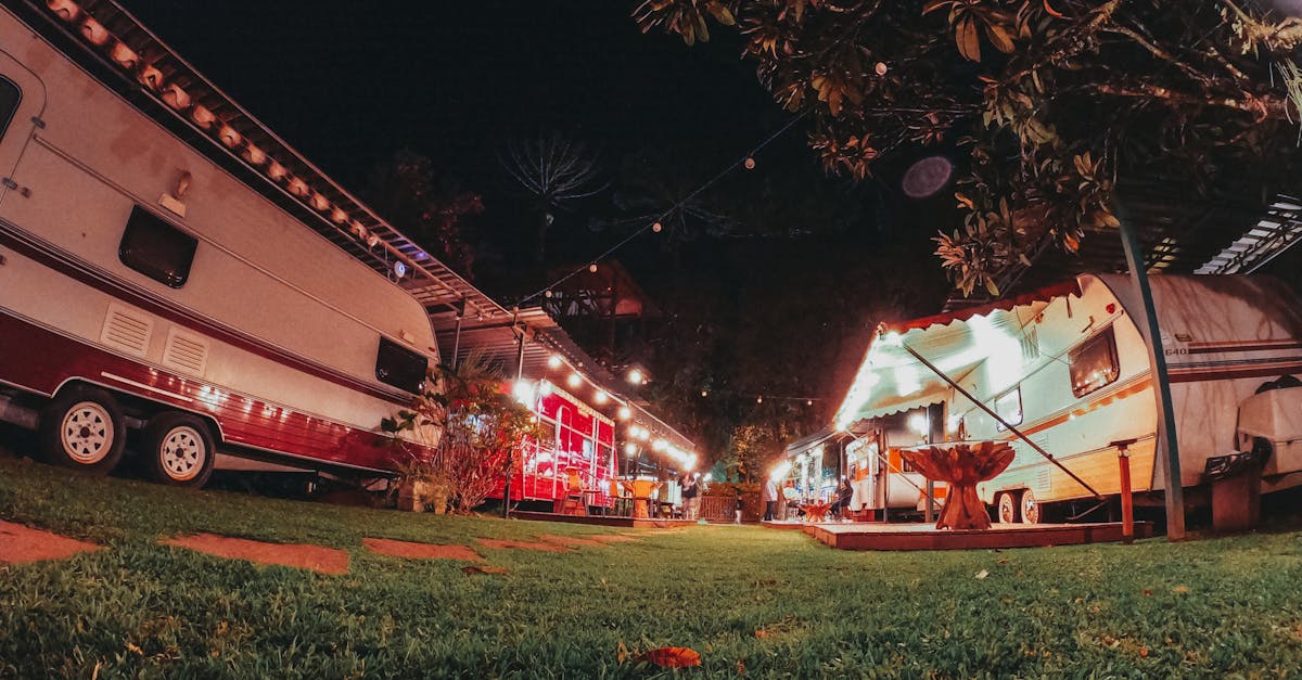 Chet Hanks a renunțat la LA pentru un parc de rulote ca să facă muzică