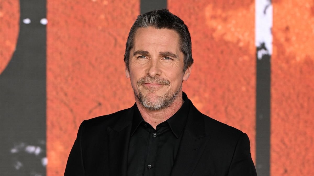 Christian Bale, un Bruce Wayne real: a deschis un sat pentru fratii din plasament