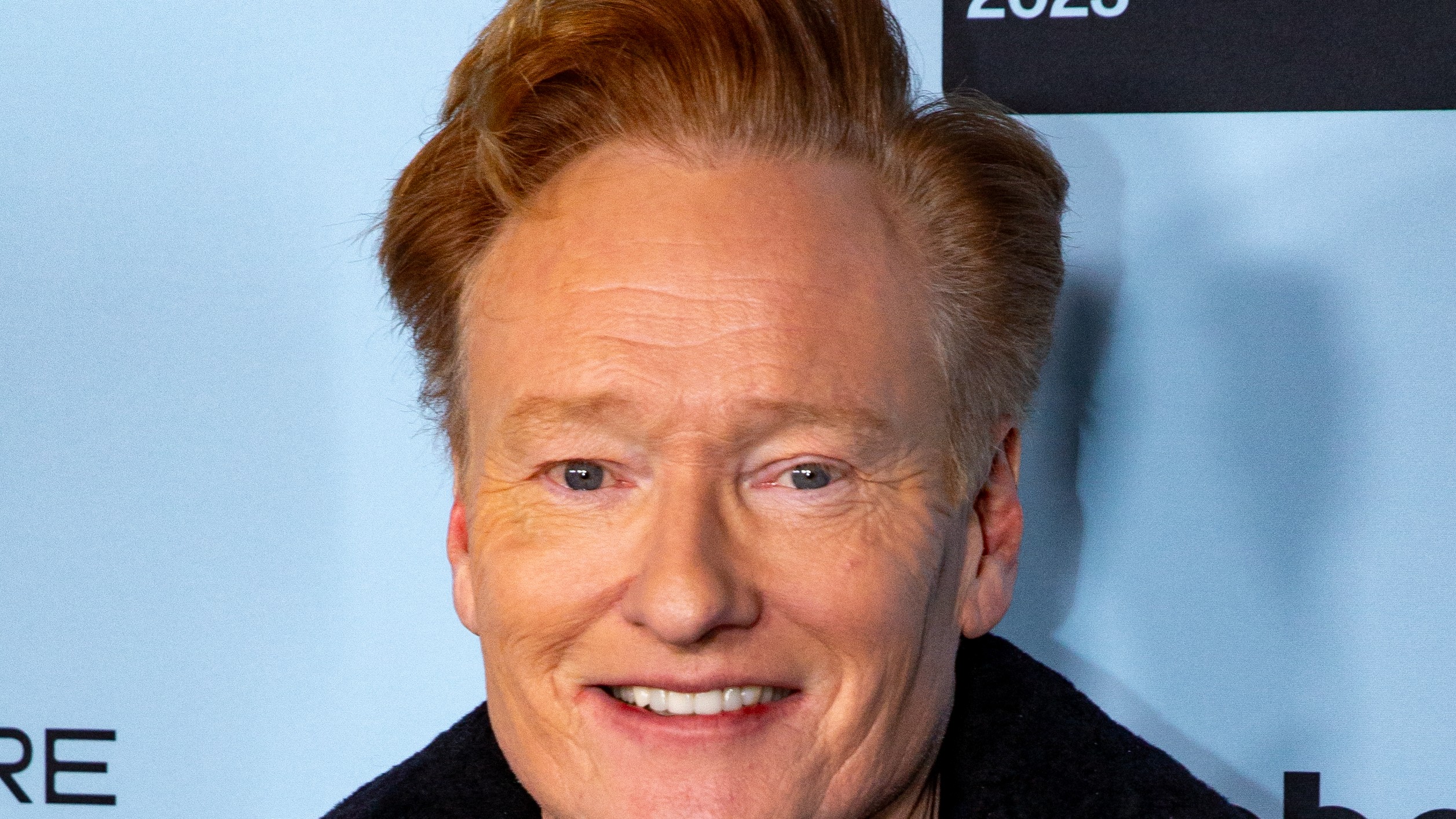 Conan O'Brien revine la Oscaruri 2027 și bate un record istoric
