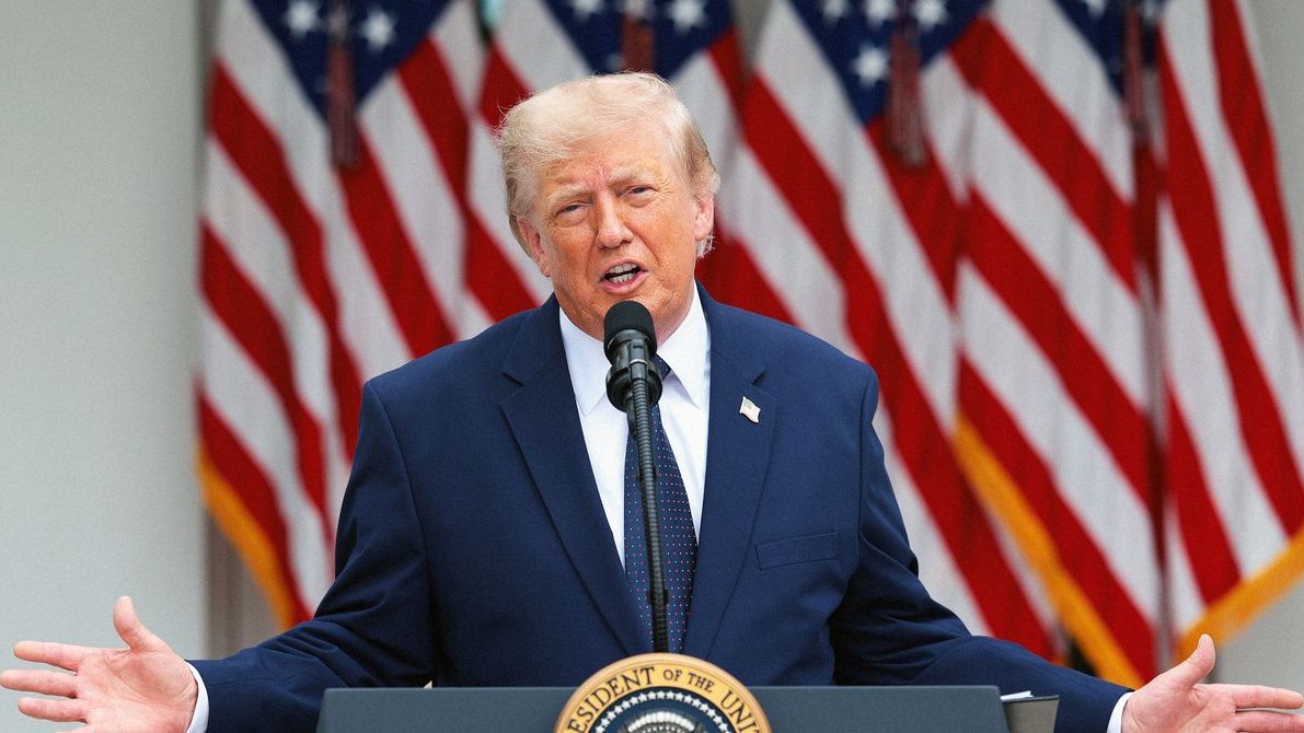 Conspiraționiștii cer Actul de Insurrection după discursul lui Trump