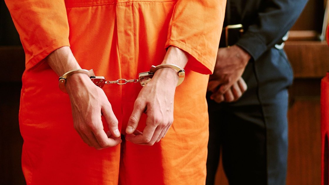 Crypto-bro american riscă 280 de ani: o schemă Ponzi cu zeci de capete de acuzare