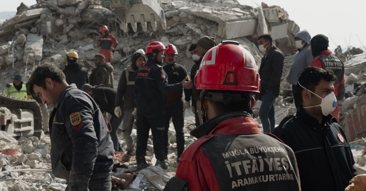 Cutremur in Venezuela: peste 920 morti, bebelus salvat din daramaturi