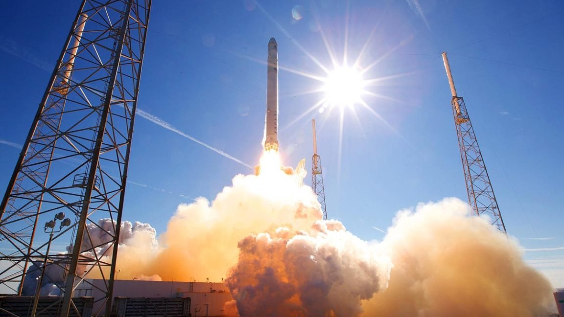 Dacă Falcon 9 se oprește, lumea pierde internetul și GPS-ul