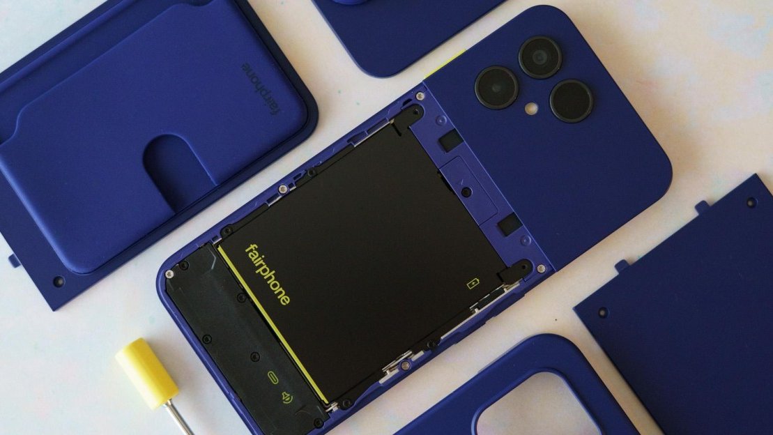 Fairphone 6 Plus: telefonul de 649 EUR pe care il repari cu o surubelnita