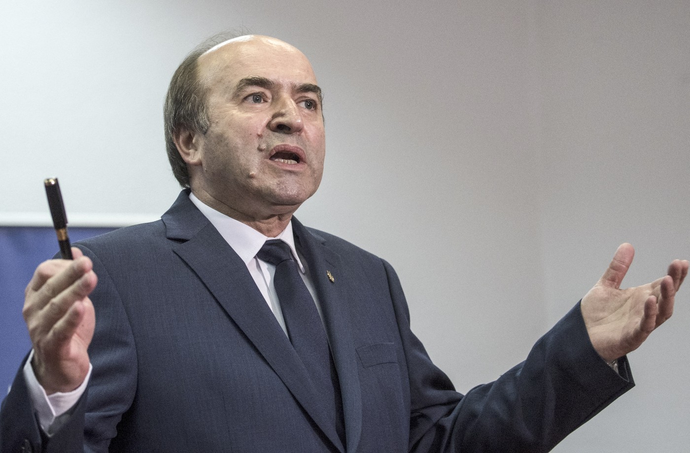 Fiul lui Tudorel Toader, reținut pentru viol și abuz sexual