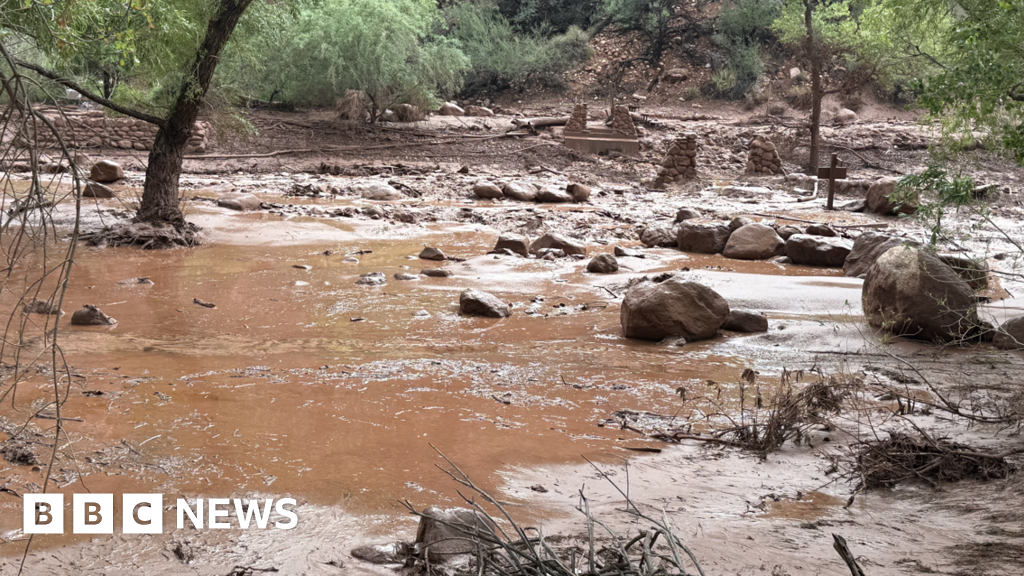 Flash flood Grand Canyon: 2 morti, 14 disparuti