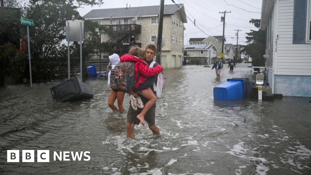 Nor'easter-ul lovește New York și New Jersey: un mort, străzi inundate, stare de urgență