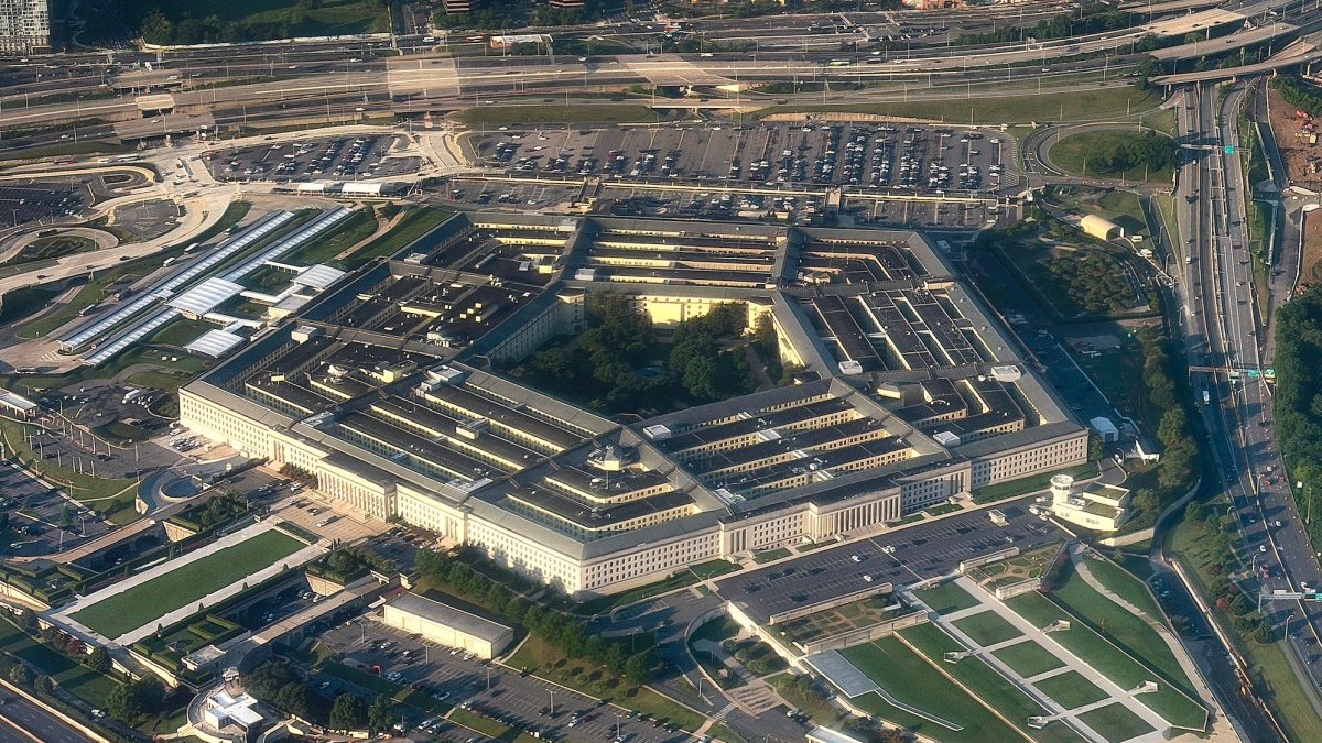Hackerii au stat 9 luni în sistemele Pentagonului: datele a 2,8 milioane de militari, furate