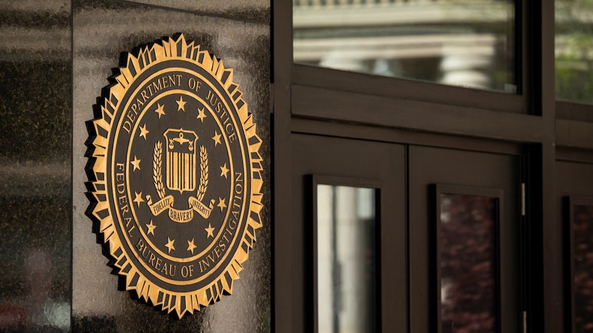 Am spart FBI-ul: hackerii ShinyHunters sustin ca detin datele aproape tuturor agentilor