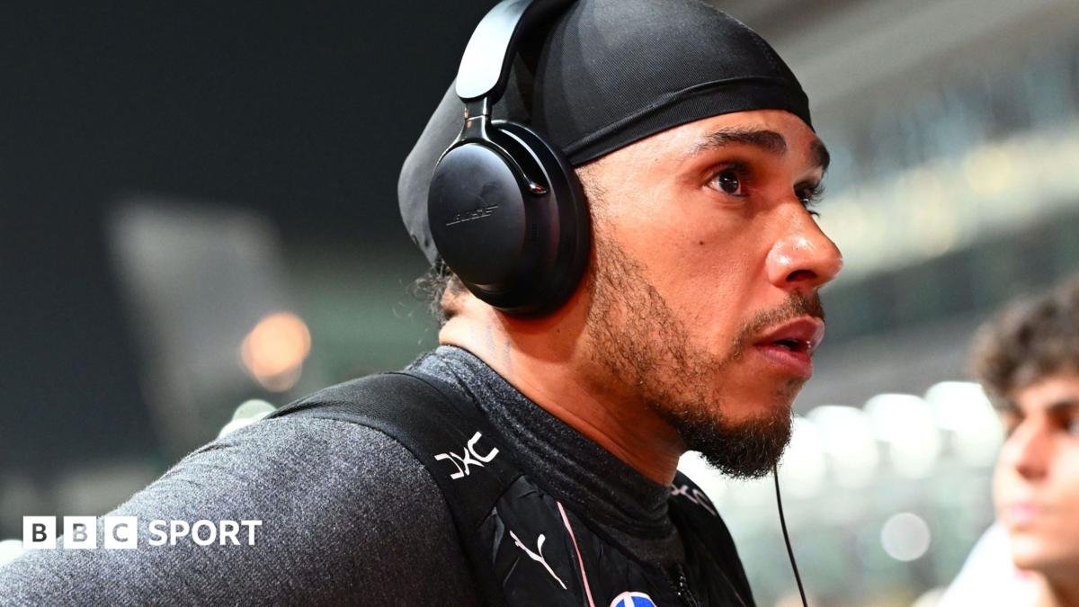 «Sorry, boys»: Hamilton își cere scuze după gafa care a costat Ferrari podiumul
