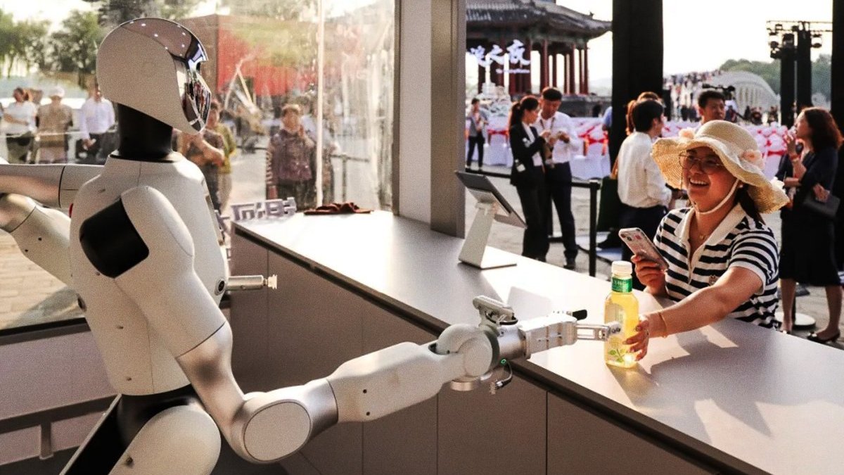 Hong Kong: primul magazin fără angajați, condus de un robot