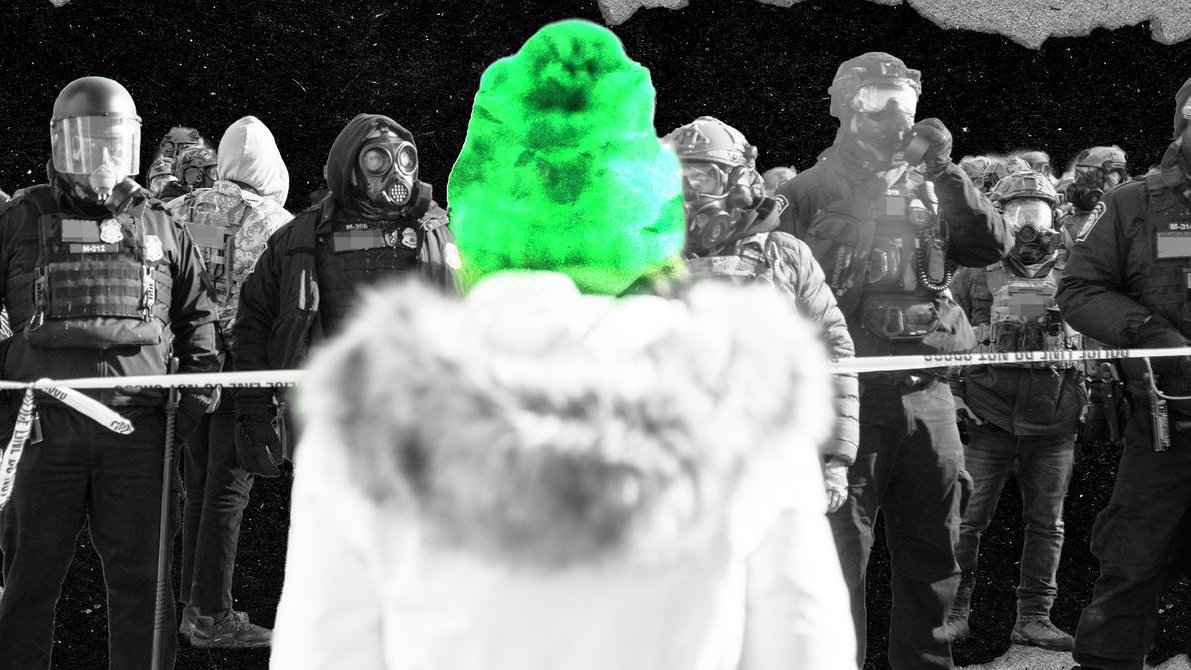 ICE cere lista celor care au cumpărat o căciulă verde de la REI