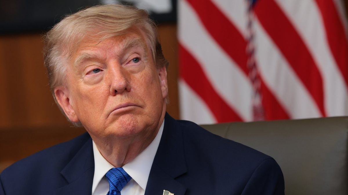 Înarmat până în dinți la terenul de golf al lui Trump
