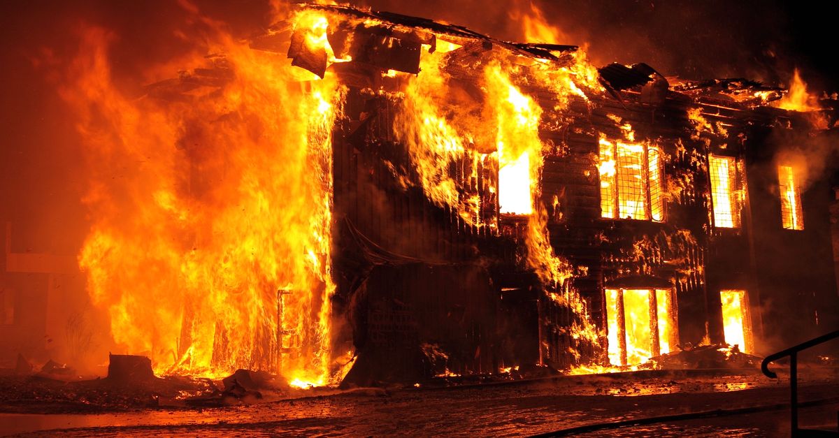Incendiu Bangkok: 30 de morti, usi incuiate si iesiri blocate