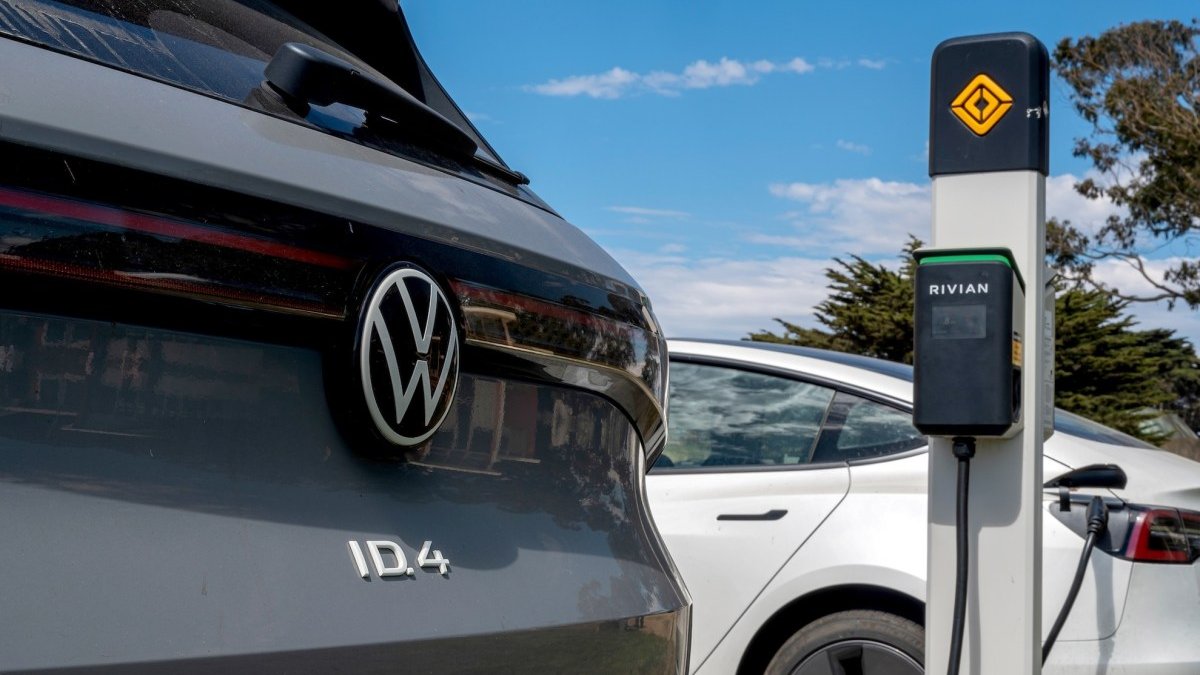 Ingineri VW acuzați de insider trading în scandalul Rivian