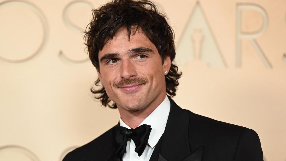 Jacob Elordi și Scarlett Johansson, duo șoc în noul film Ari Aster