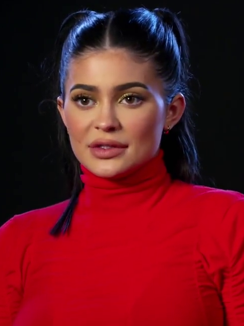 Kylie Jenner acuzată că interzicea menajerelor să o privească
