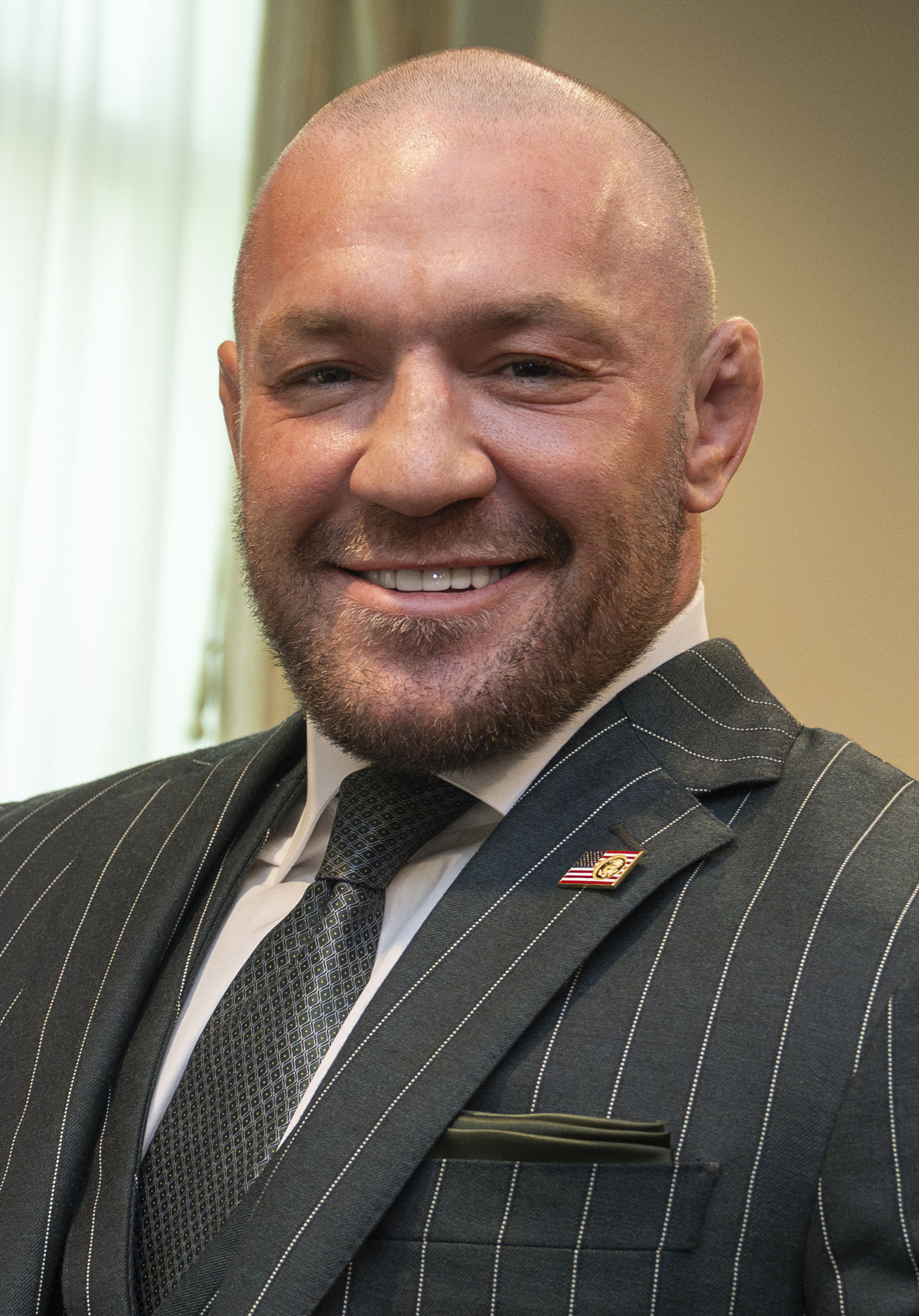 McGregor si Holloway, separati cu forta inainte de UFC 329