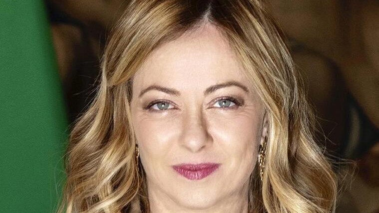 Meloni postează o imagine AI în lenjerie ca să atace deepfake-urile