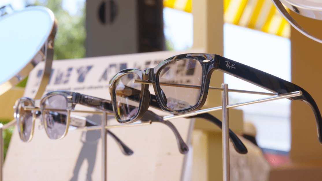 Meta lansează ochelari Ray-Ban fără cameră, doar cu audio și AI