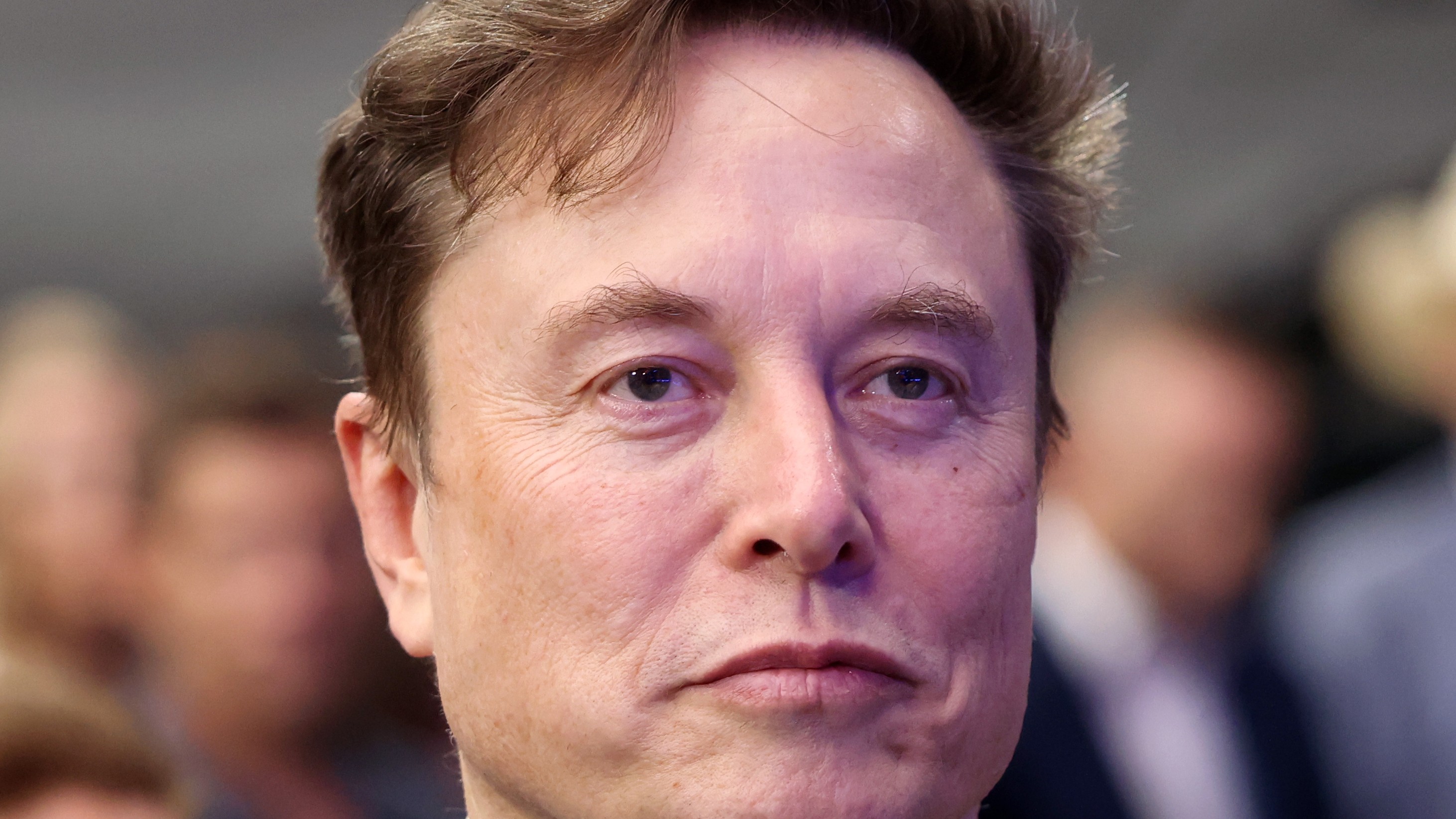 Musk adaugă zeci de turbine pe gaz pentru AI, în ciuda procesului