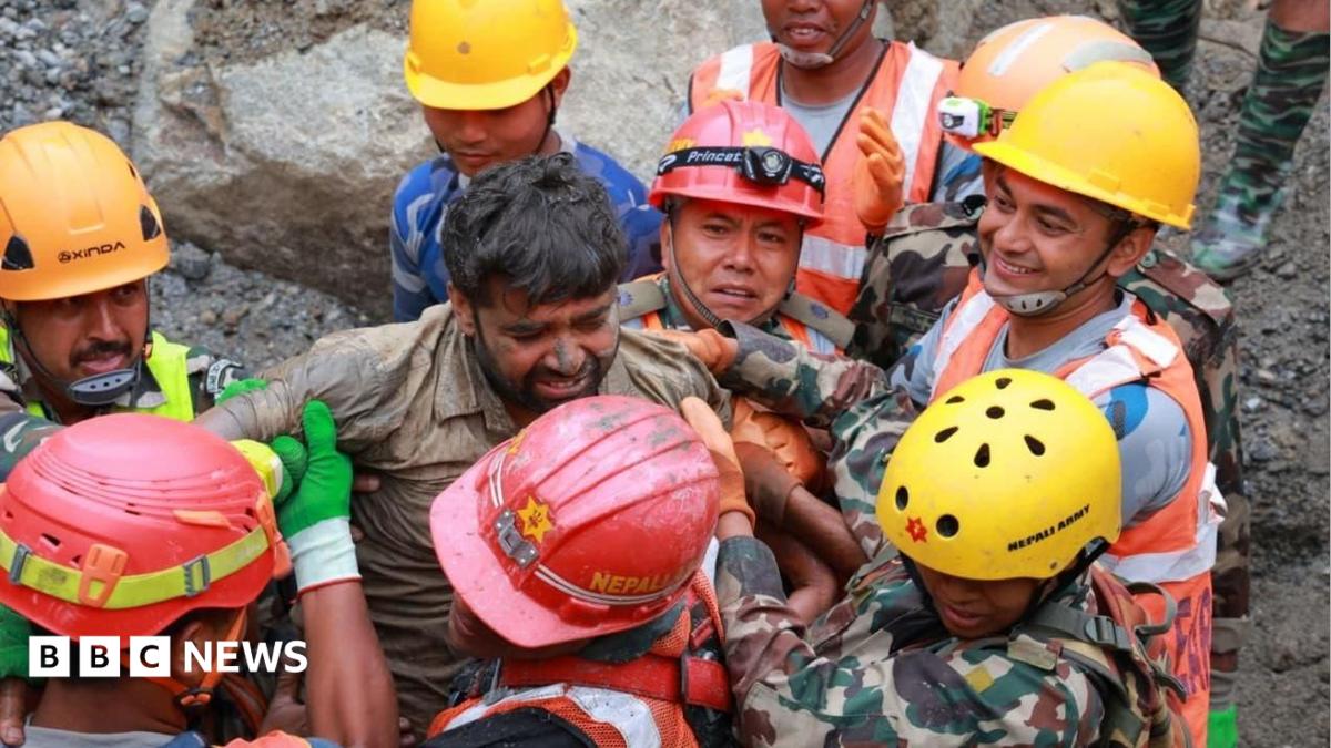 Nepal: 1.200 de morti, doi oameni scosi vii dintr-un tunel dupa 9 zile