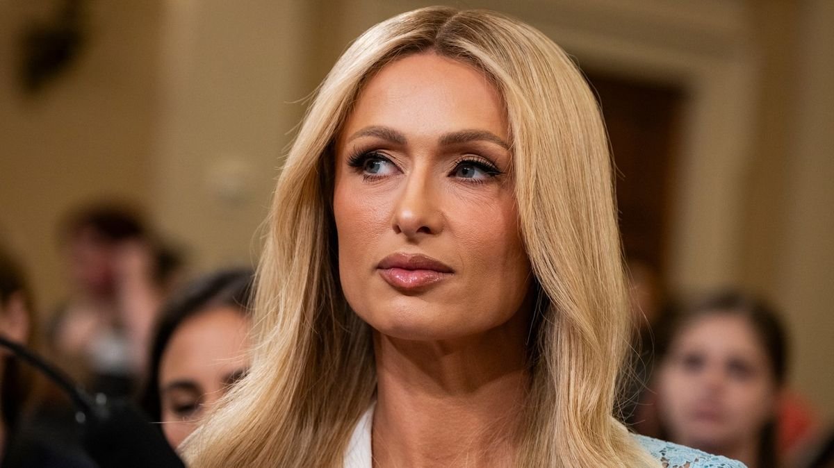 Paris Hilton plânge de bucurie: școala care a torturat-o s-a închis