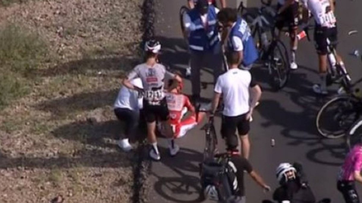 Pogacar se retrage din Vuelta după o căzătură devastatoare