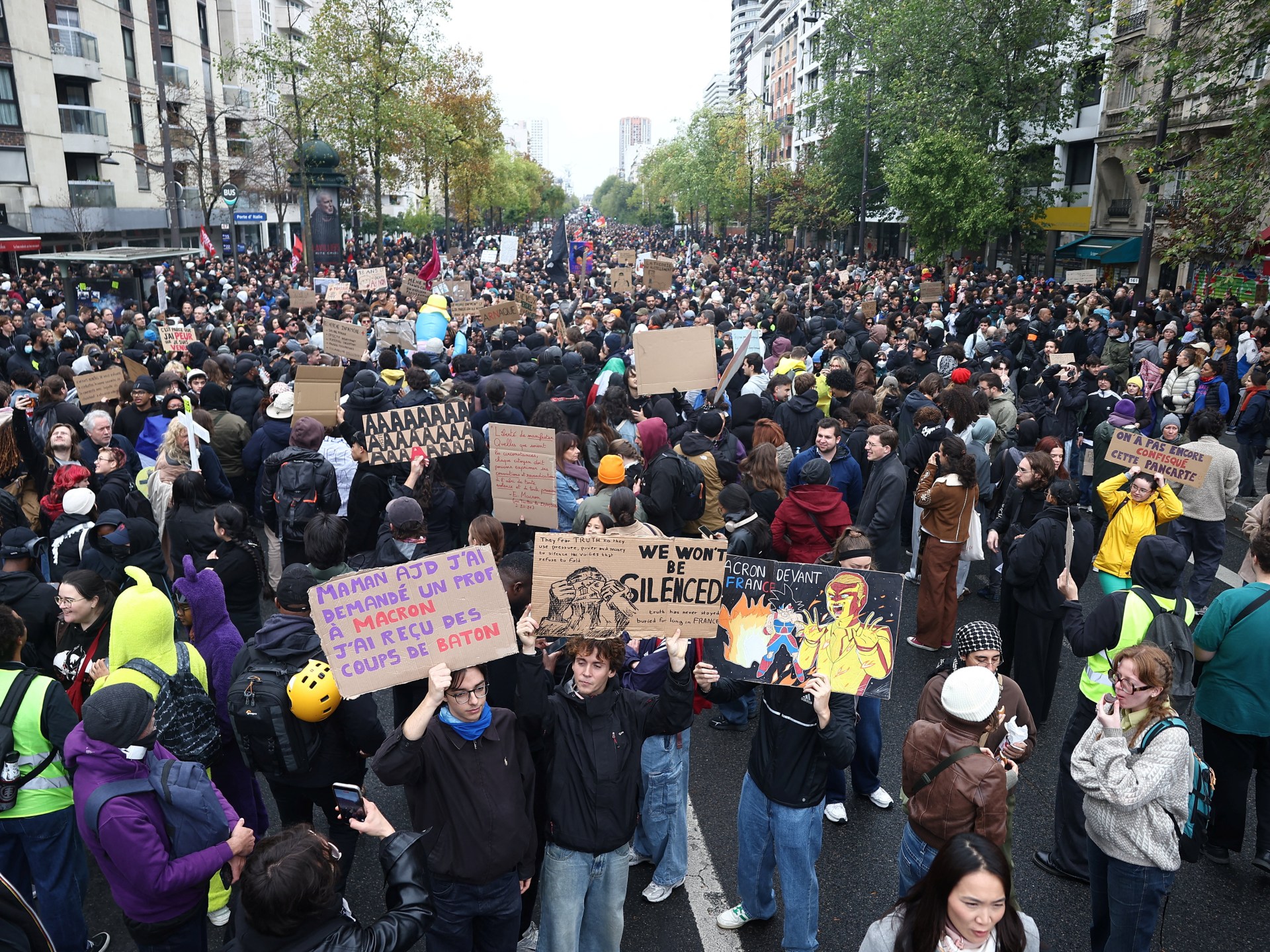 Poliția franceză a arestat 135 de persoane la noile proteste