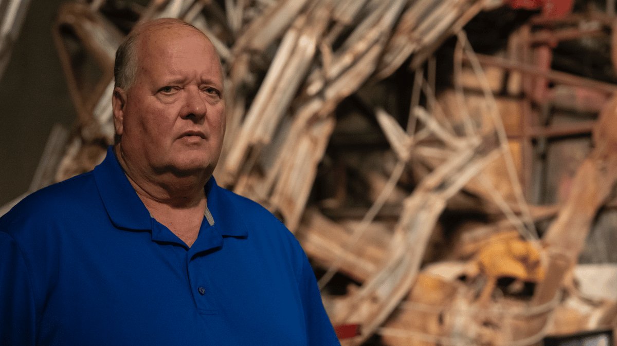 Pompier supraviețuitor 9/11 rememorează despărțirea de fiul de două luni
