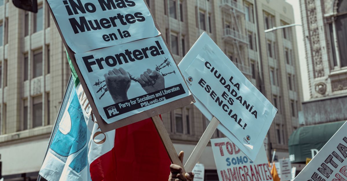 Raiduri ICE într-un district electoral cheie din California