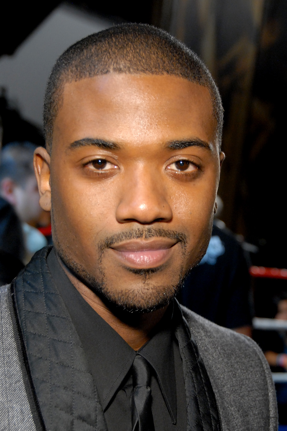 Ray J, knockout brutal intr-un meci MMA