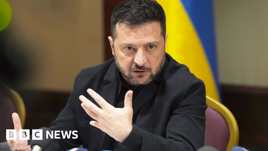 Zelenski: "Am terminat!" Ucraina reia atacurile pe rafinăriile rusești