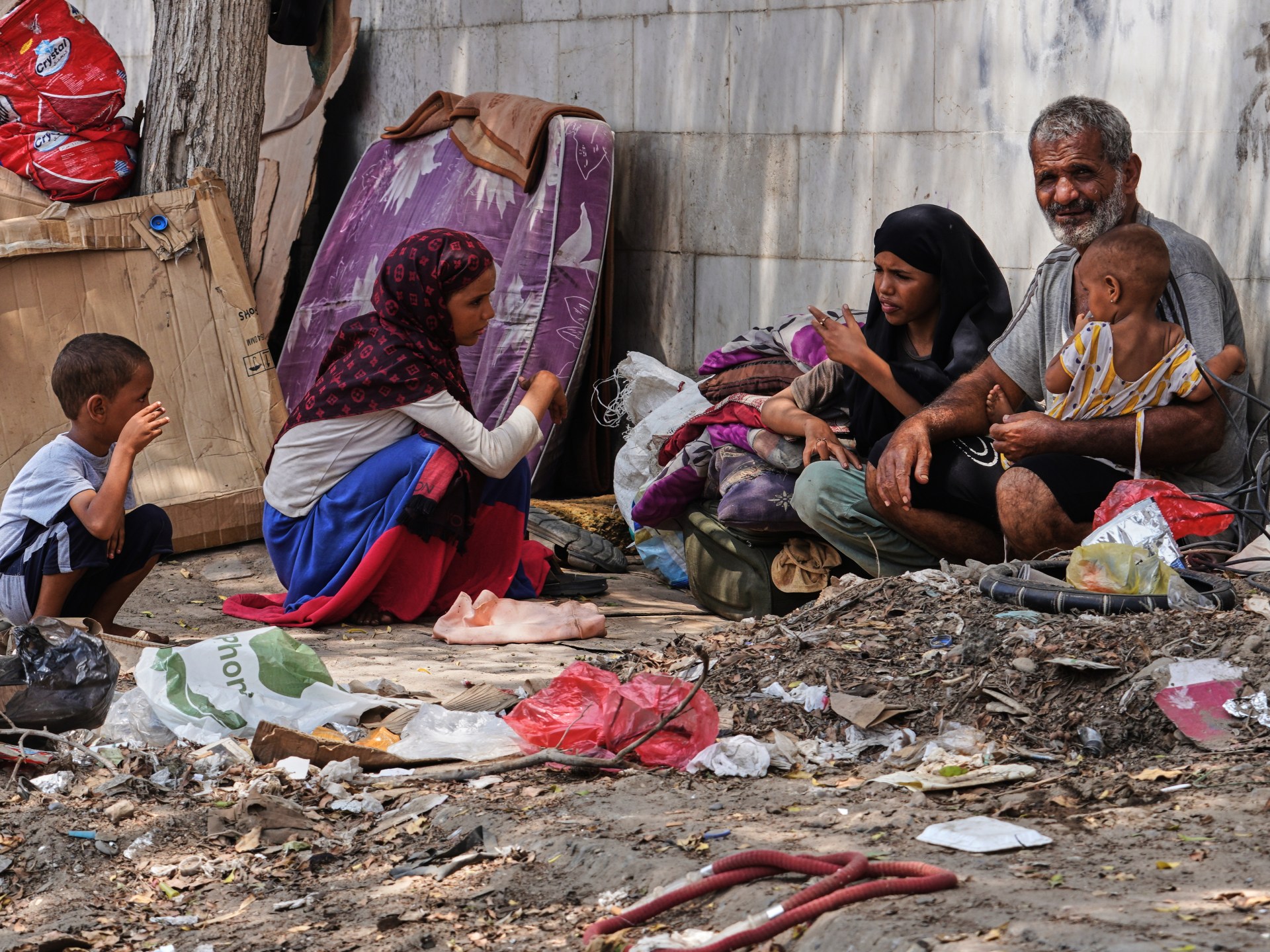 Războiul din Yemen scapă de sub control: spitale copleșite, 800.000 de oameni rămași fără mâncare