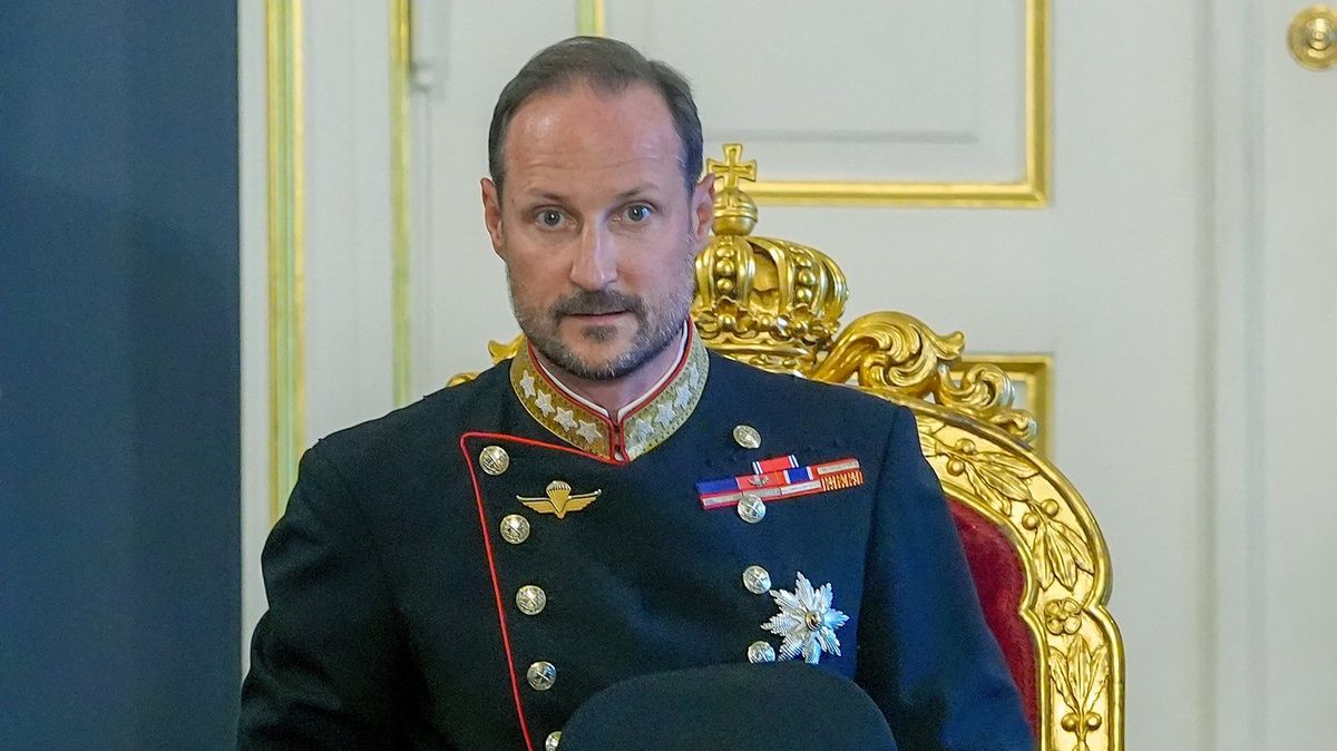Regele Norvegiei a murit. Haakon preia tronul