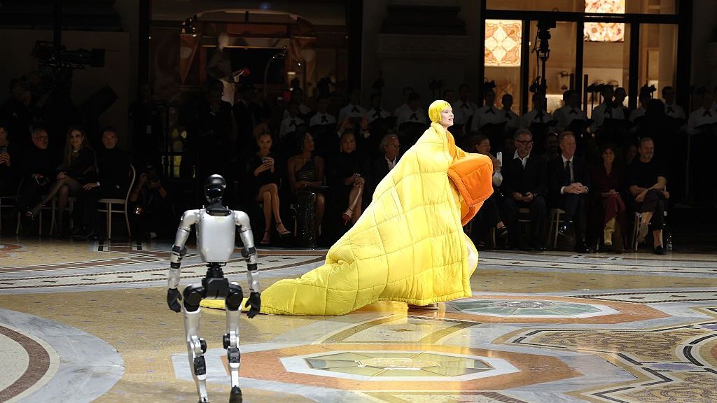 Roboți pe podium la Vogue World, iar publicul a reacționat dur