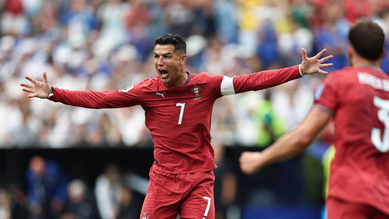 Ronaldo face spectacol: Portugalia zdrobește Uzbekistanul